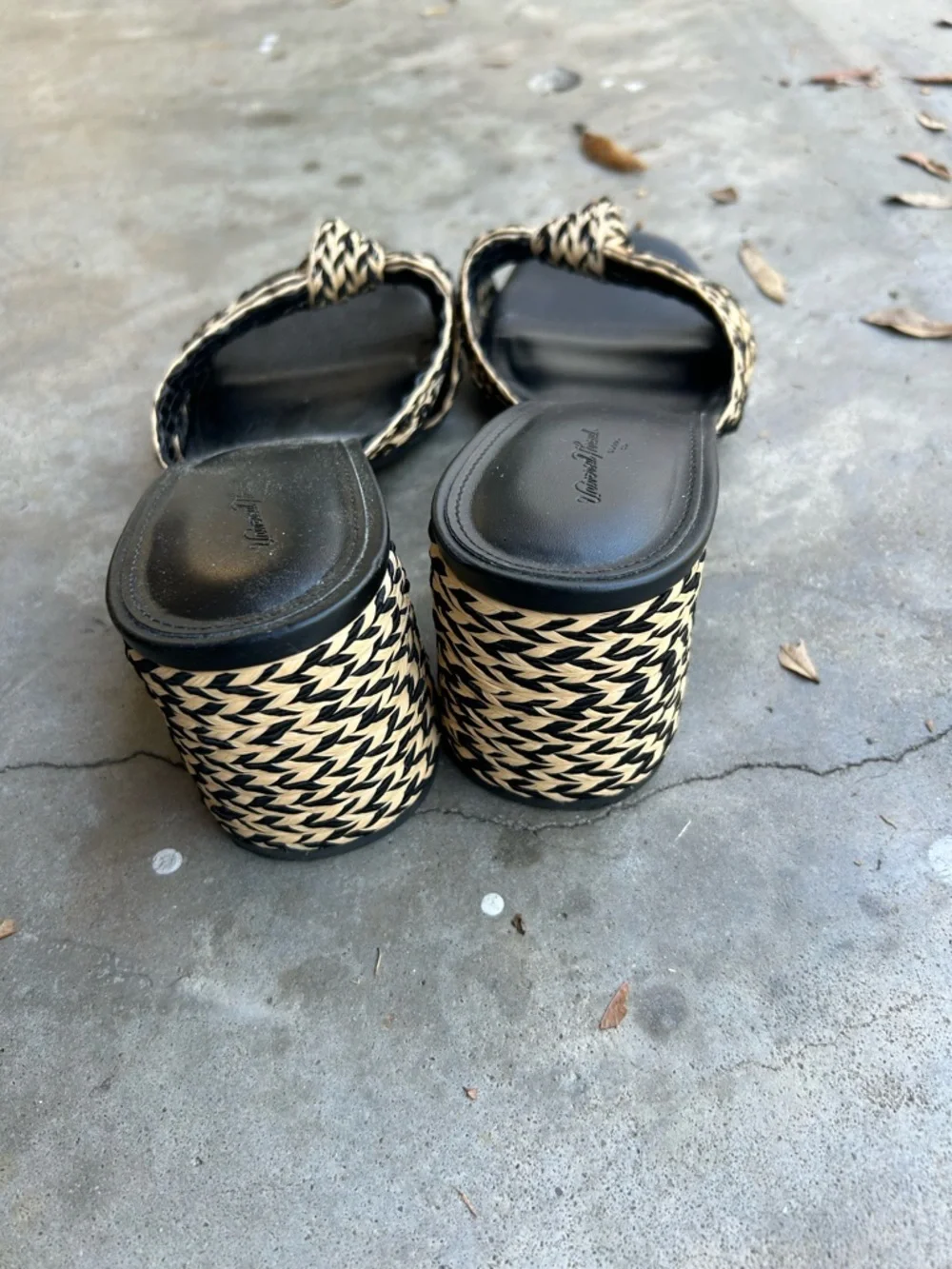 Universal Thread Heels - Picture 7 of 7